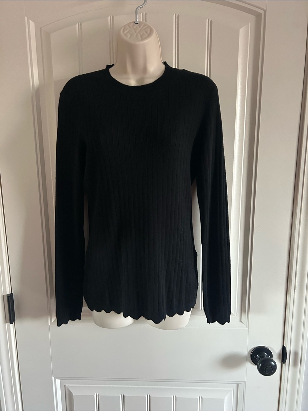 NWT 41 Hawthorn Black Ribbed Long Sleeve Crewneck Top Scalloped Hem Sz S
